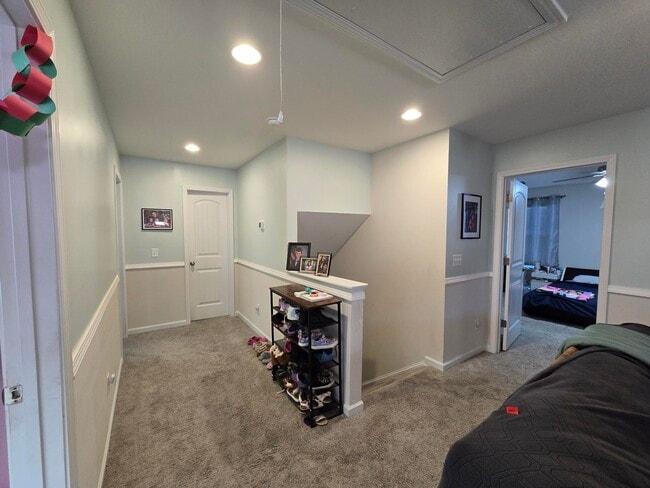 Building Photo - 335 Niblick Dr