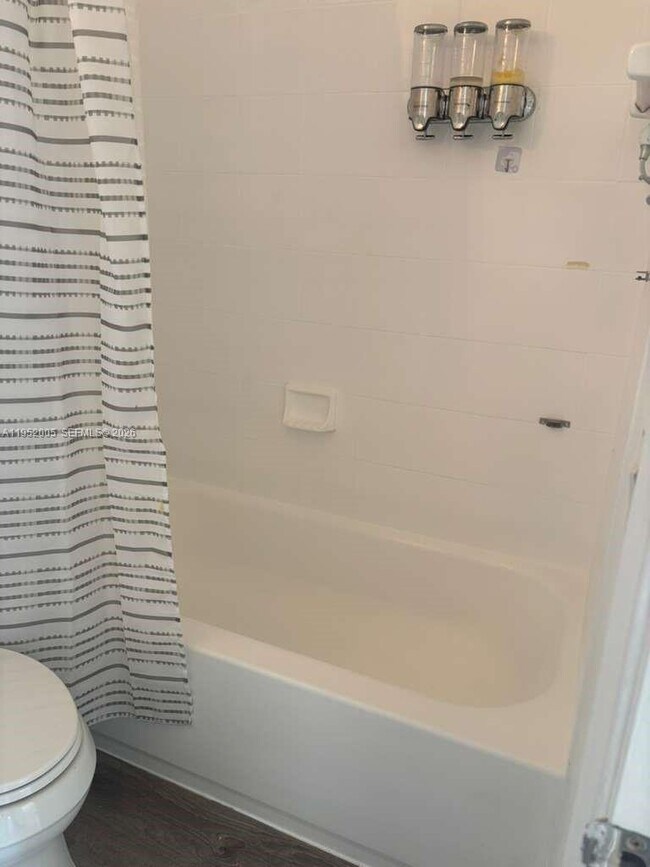 Building Photo - 2532 SE 15th Ct