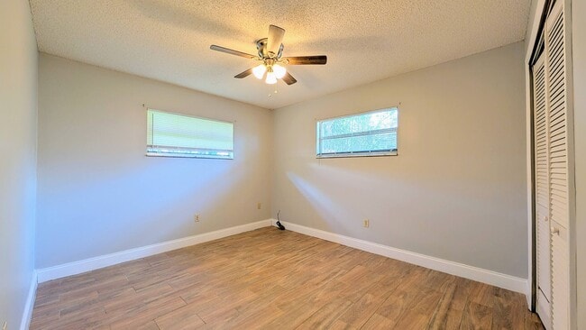 Building Photo - 2 bedroom 2 bath with an updated kitchen, bathrooms, and tile flooring throughout.