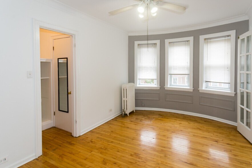 Building Photo - 5516 N Kenmore Ave