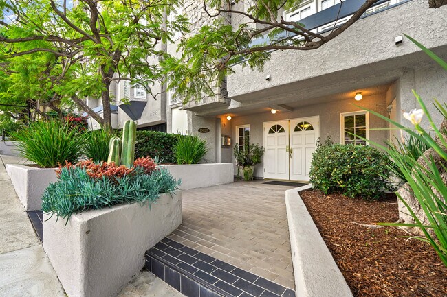 Building Photo - 10627 Ashton Ave