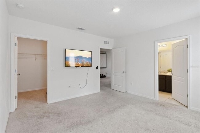 Building Photo - 5289 Oakbourne Ave