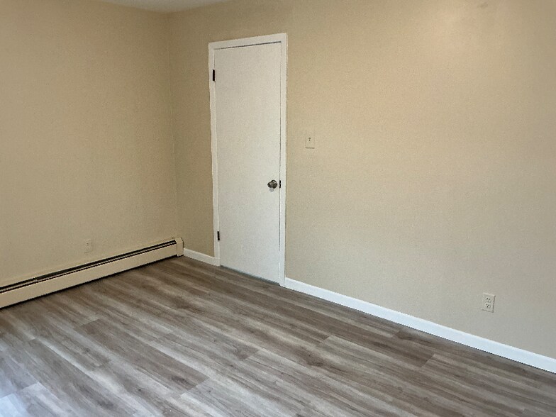 Building Photo - 22 Rutgers St