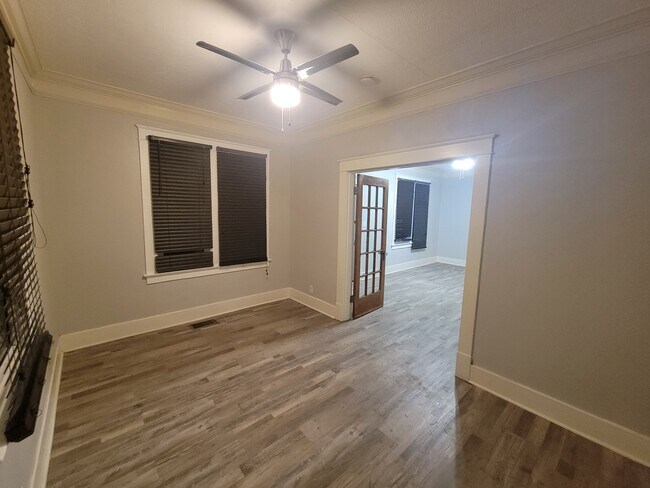 Building Photo - 3605 Hydes Ferry Rd