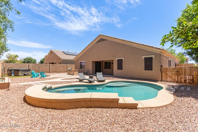 Building Photo - 4978 E Karsten Dr