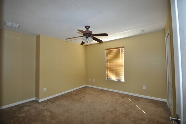 Building Photo - Exclusive Pool Home in Lake Mary on a Cul-de-Sac in Gated Community