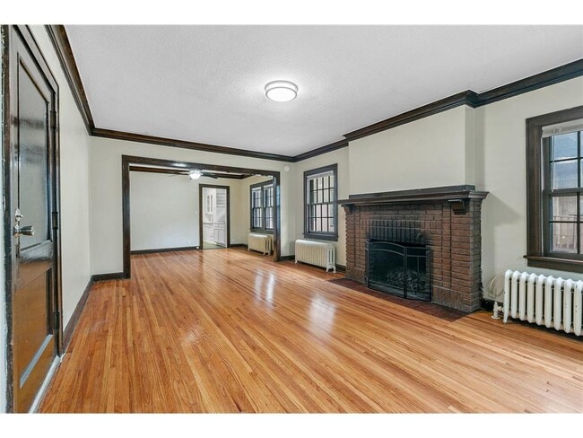 Building Photo - 2512 Dupont Ave S