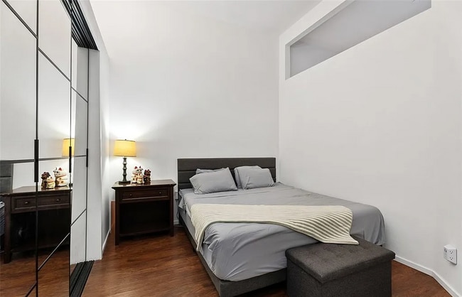 Building Photo - Upstairs Condo - Remodeled!