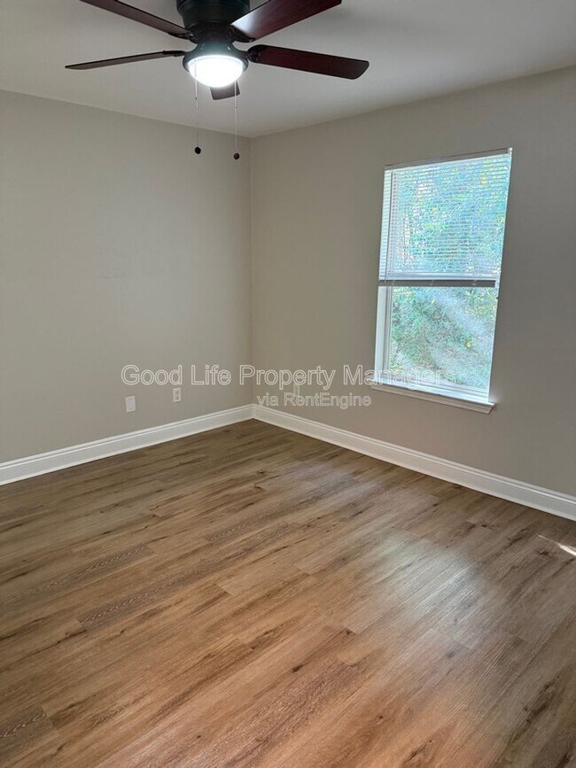 Building Photo - 8444 Chisholm Rd