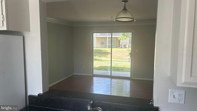 Building Photo - 1012 Spring Valley Ct