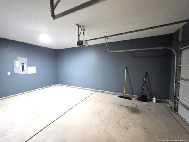 Building Photo - 131 Old Glory Ln