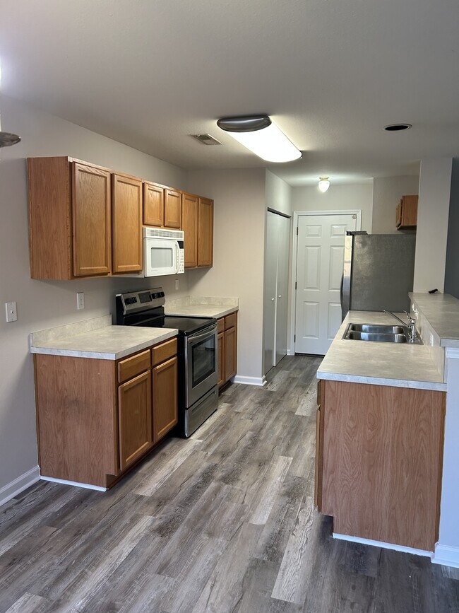 Building Photo - 2445 Whetstone Ln