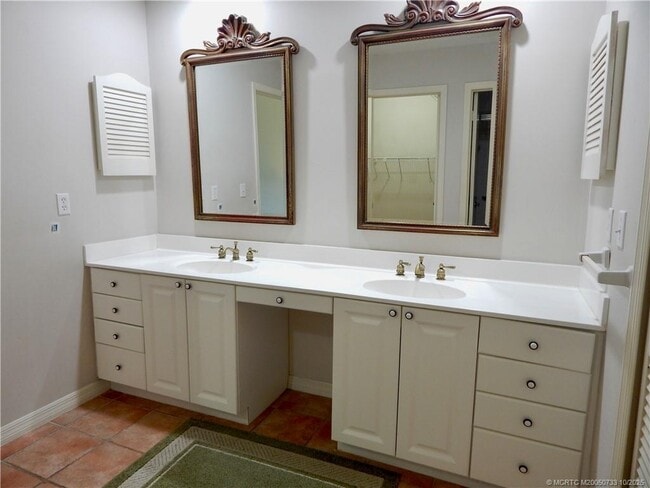 Building Photo - 1600 SE St Lucie Blvd