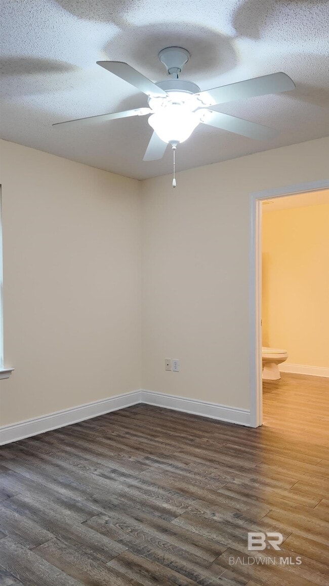 Building Photo - 8551 Southwood Ct