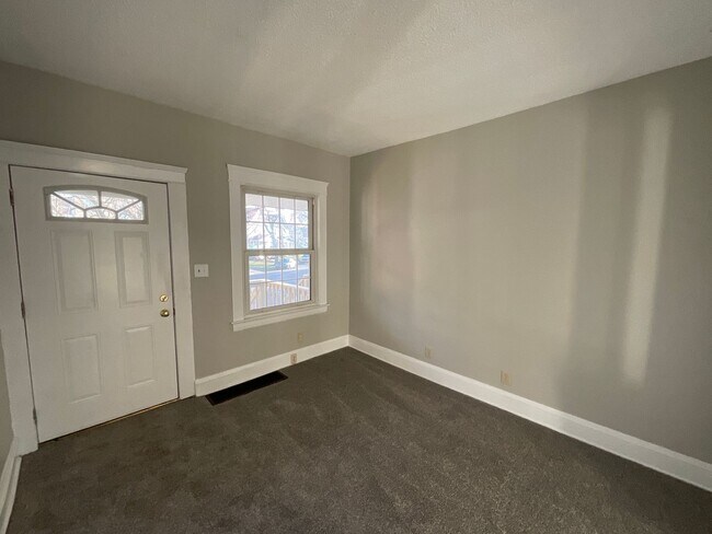 Building Photo - 3210 Louisiana Ave
