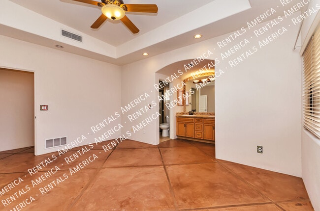Building Photo - 1711 N Baxter Dr