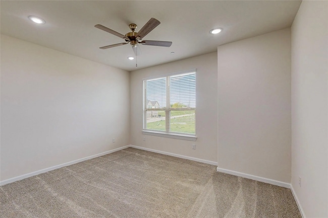 Building Photo - 4 Bath and 2.5 Bed Luxurious Townhome in Frisco!