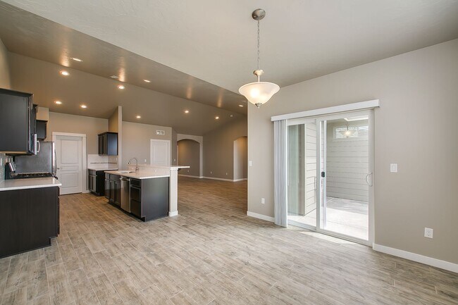 Building Photo - Close to Micron!  5 Bedroom 3 Full Baths -...