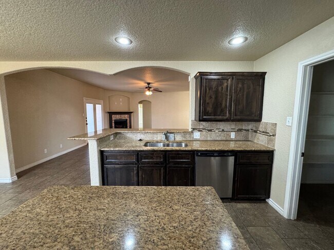 Building Photo - 601 W Little Dipper Dr