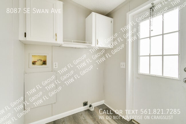 Building Photo - 8087 SE Swan Ave