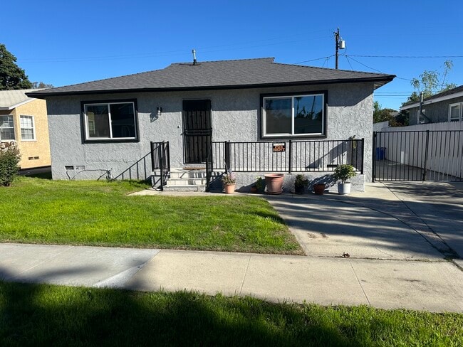 Building Photo - 5832 Pennswood Ave