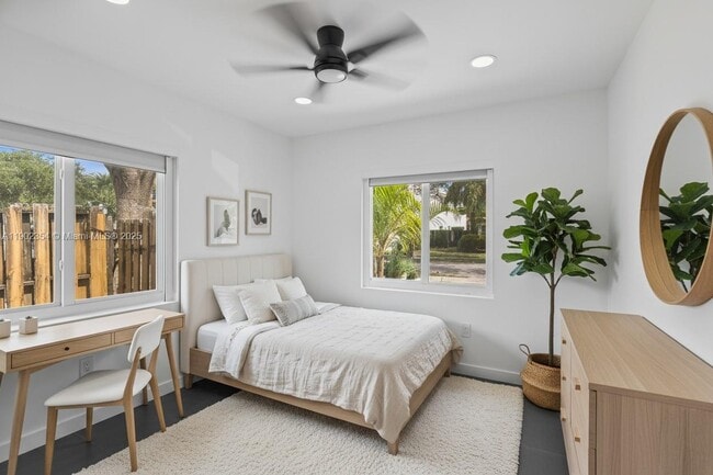 Building Photo - 6358 NW 113th Pl