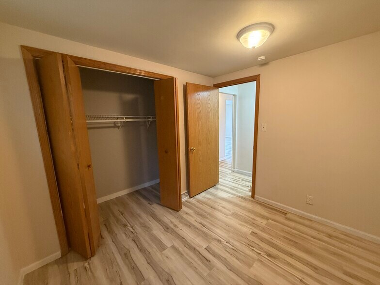 bedroom 3 - 7214 W Mineral Point Rd