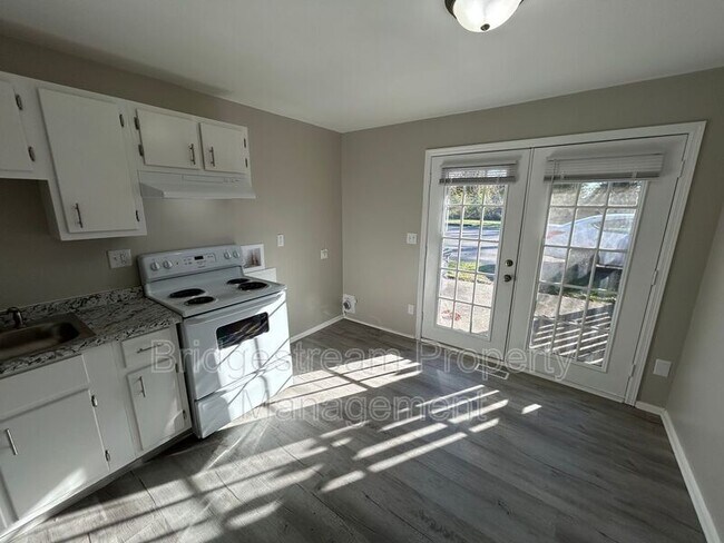 Building Photo - 4922 Leeper St