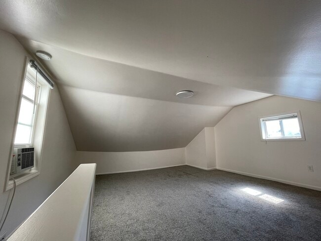 Building Photo - 2516 Josephine St