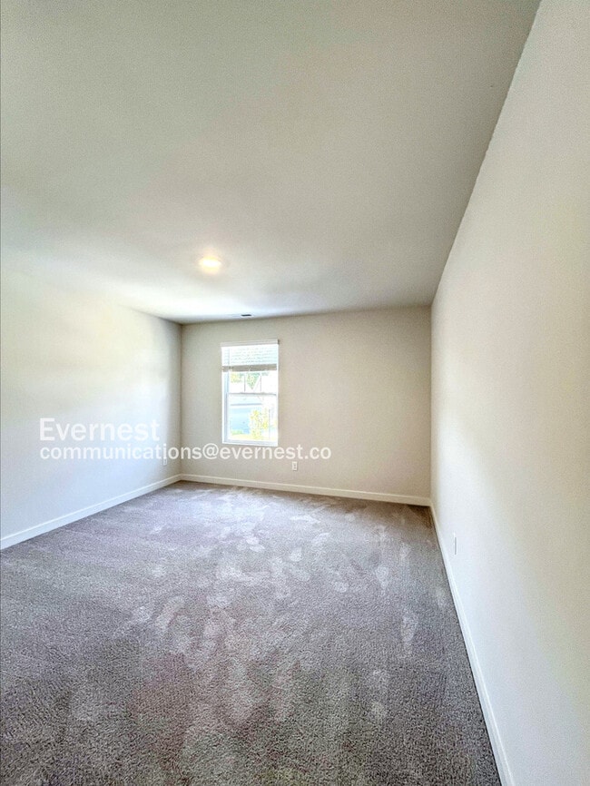 Building Photo - 506 Lyness Dr