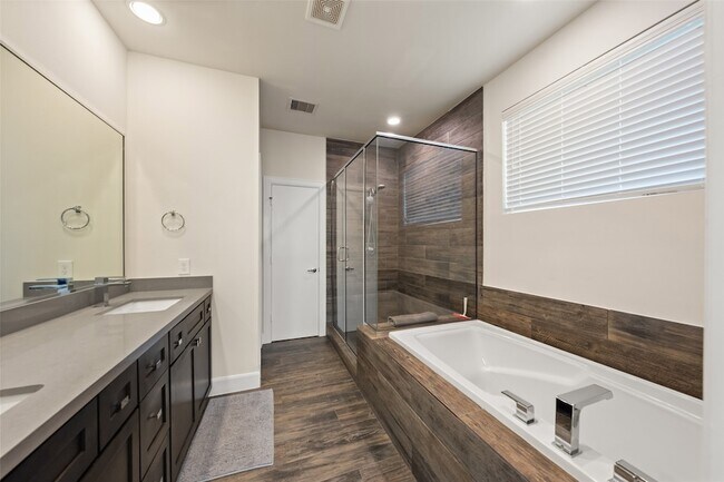 Building Photo - 314 Eado Park Cir
