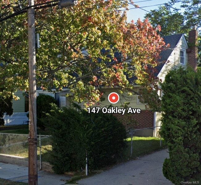Primary Photo - 147 Oakley Ave