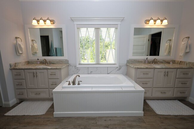 Building Photo - 2899 Cotton Bay Crossing