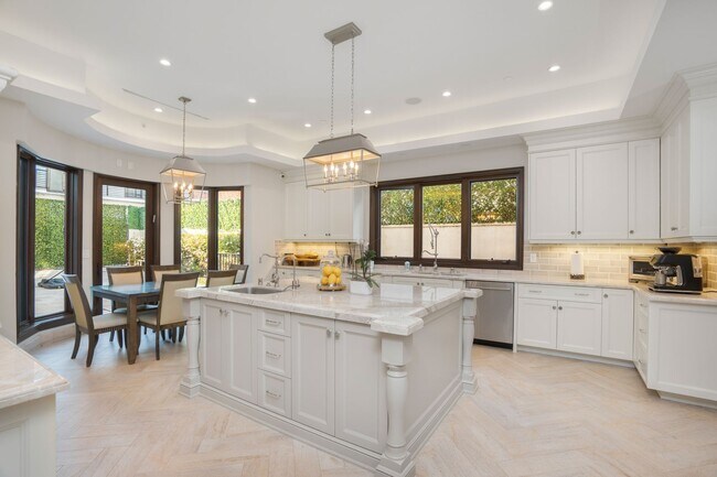 Building Photo - Beverly Hills Luxury Villa with Resort-Style Pool & Spa