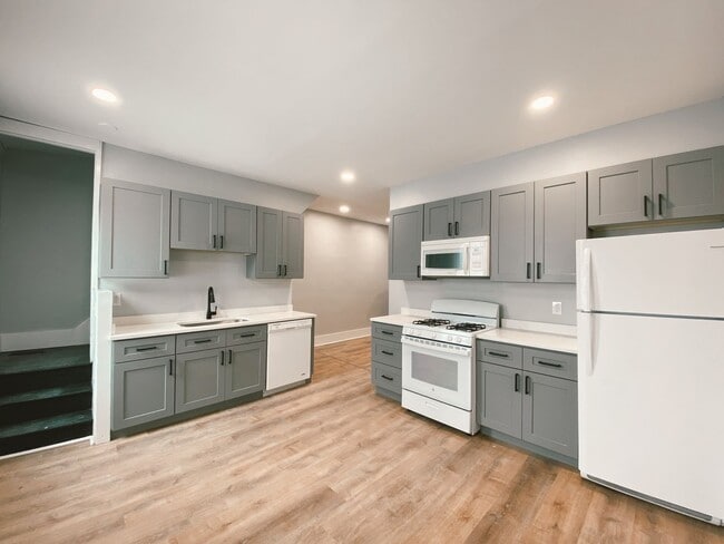 Building Photo - NEWLY RENOVATED 2  BEDROOM IN THE HEART OF MOUNT OLIVER!