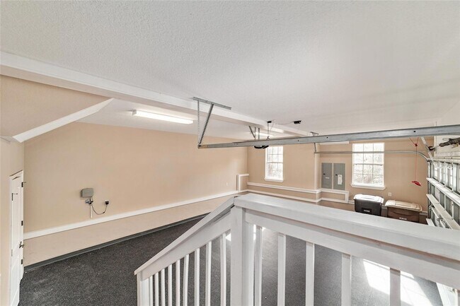 Building Photo - 1706 SW 27th St