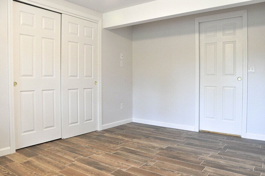 Building Photo - 152 Main St