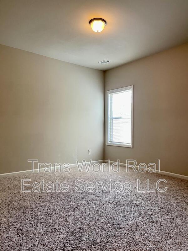 Building Photo - 7260 Silk Tree Pointe