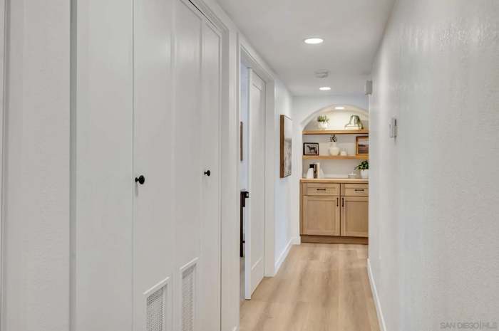 Building Photo - 12880 Circulo Dardo