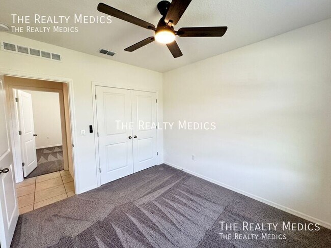 Building Photo - 320 Mariana Way