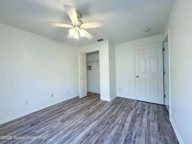 Building Photo - 2406 Deercroft Dr