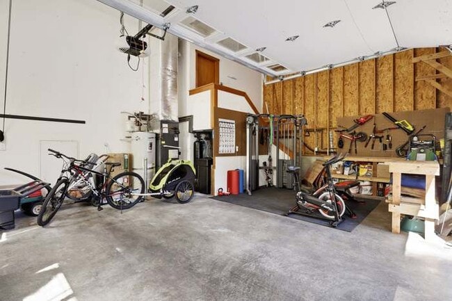 Building Photo - 16532 Lemolo Shore Dr NE