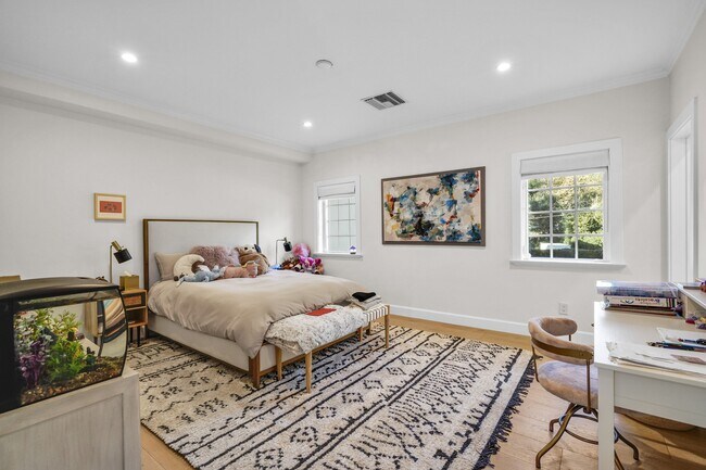 Building Photo - 23255 Mariposa De Oro St