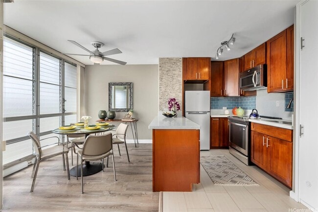 Building Photo - 757 Kinalau Pl