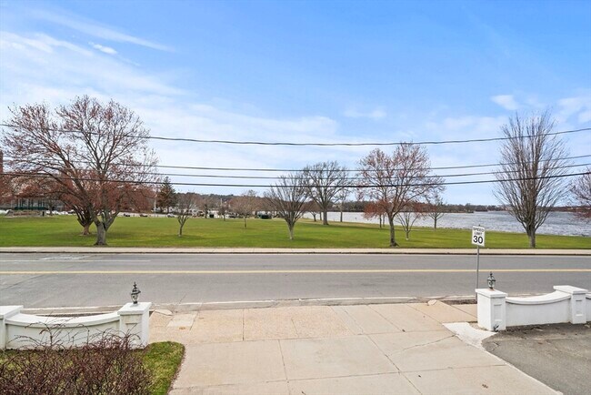 Building Photo - 1 Salem St