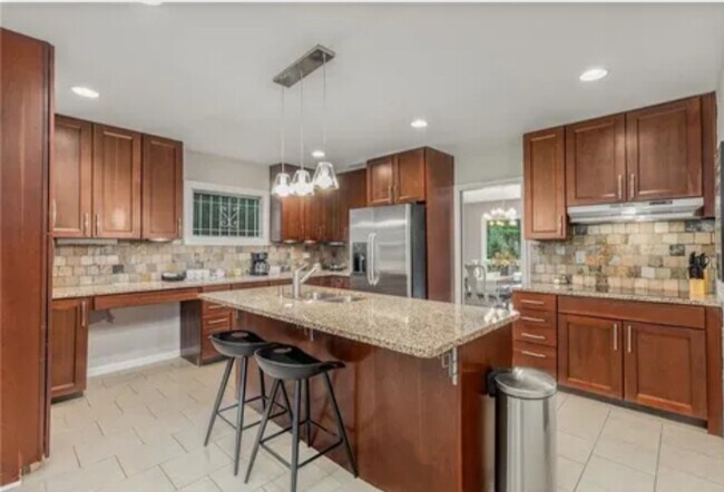 Building Photo - 2994 Baker Ridge Dr NW