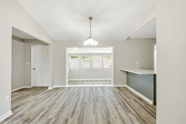 Building Photo - 12433 Deerfield Rd