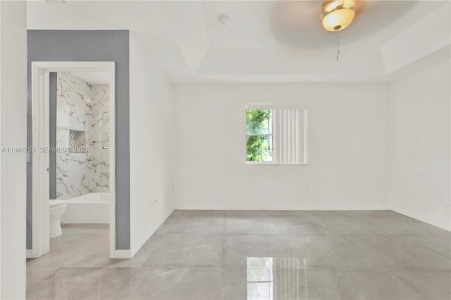 Building Photo - 1637 SE 30th St