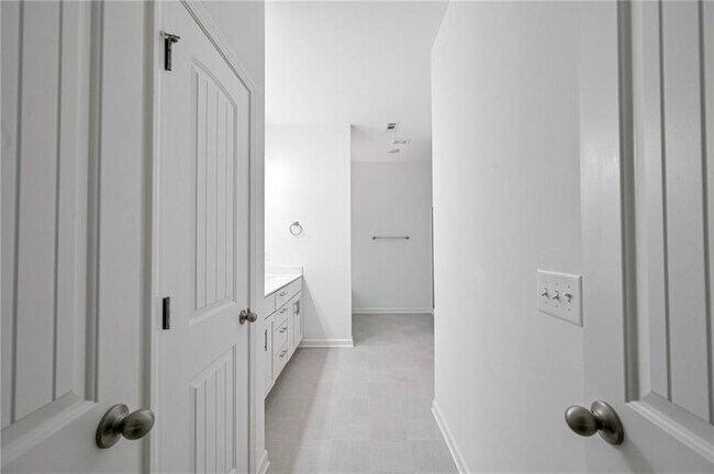 Building Photo - 58 Laurel Cv Dr