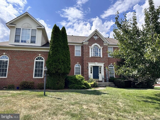 Building Photo - Ashburn Oasis: Your Luxurious Retreat